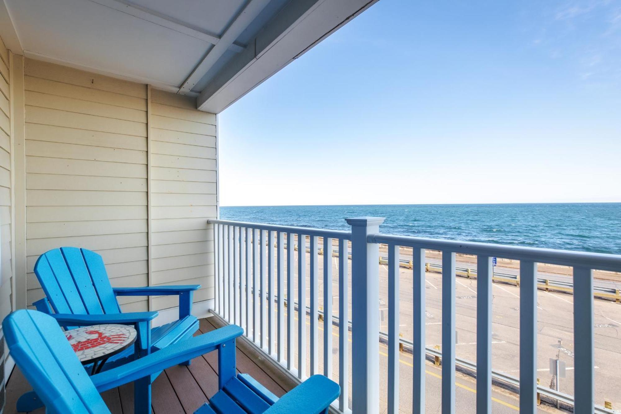 Atlantic Breeze Suites Hampton Exterior photo
